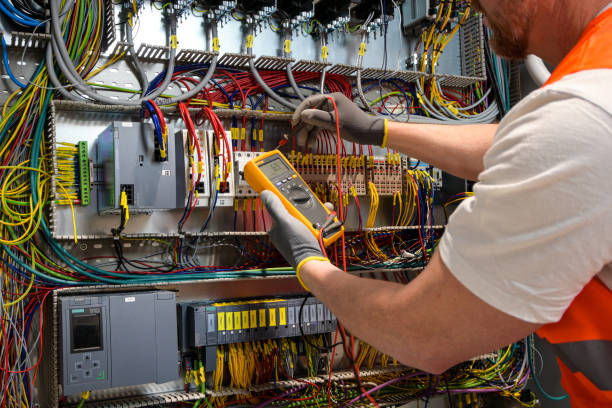 Best Licensed Electrician  in Manchester, IA